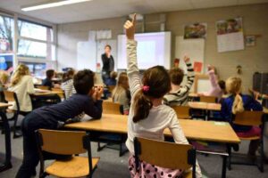 Nuova riforma scuola: meno ore per assistenza alunni